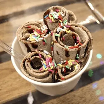 Rollos de helado preparados al momento