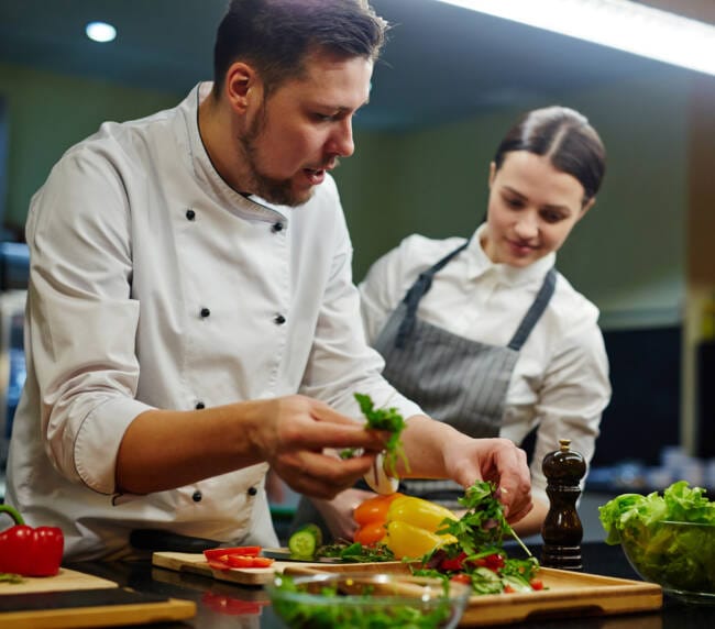 Precios de buffet para eventos en Bogotá con servicio de almuerzos y cenas por persona